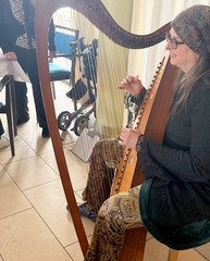 Harfenspiel beim Jubiläum