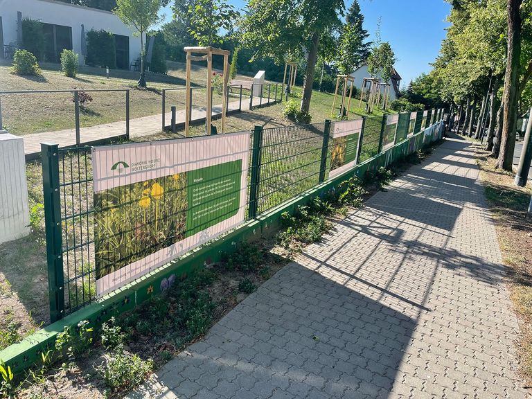 Acht Bildtafeln mit Erklärungen zur Hospizarbeit, Nachrichten, Diakonie Hospiz Woltersdorf