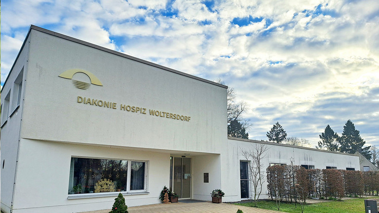 Frontansicht des Diakonie Hospiz Wannsee